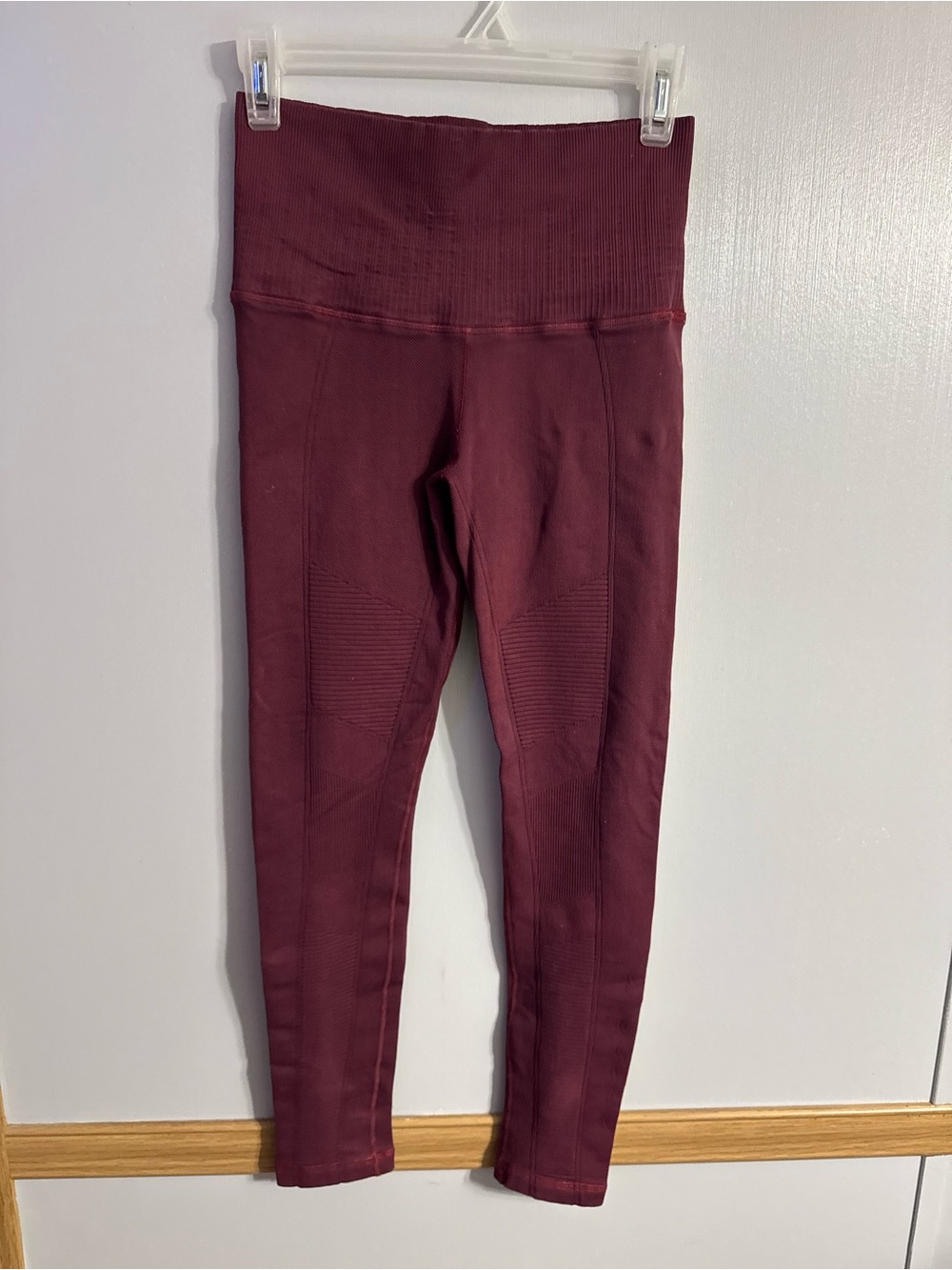 Avocado High Waist Ribbed Leggings in Maroon Burgundy Size XS
